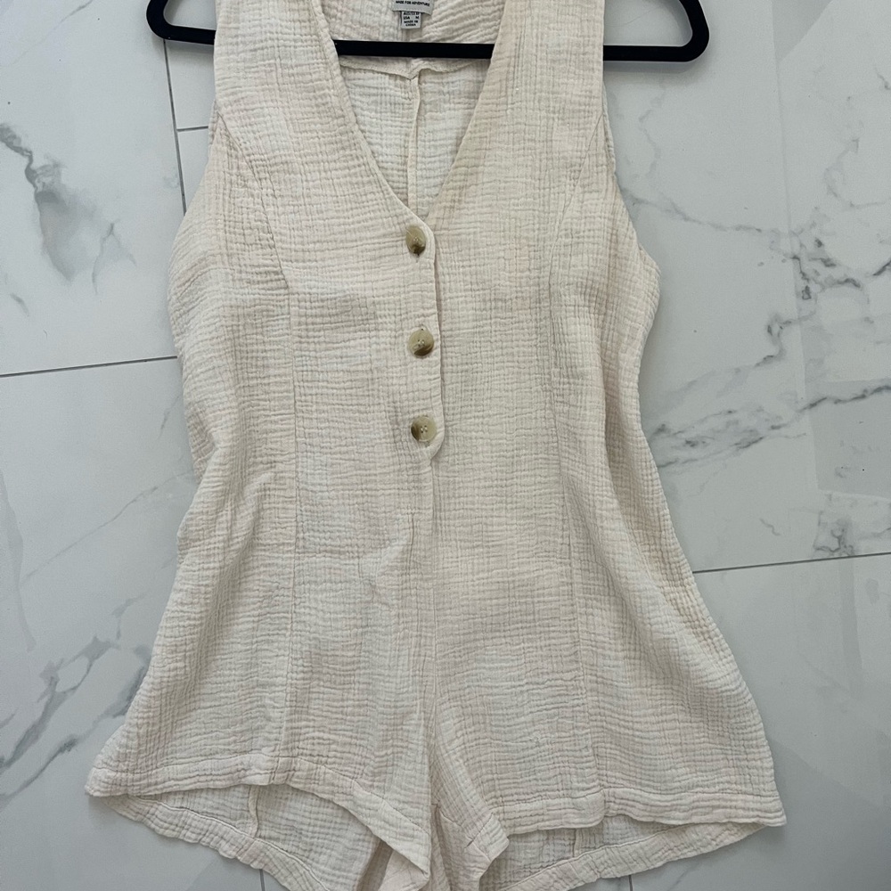 Off white button up romper #summer